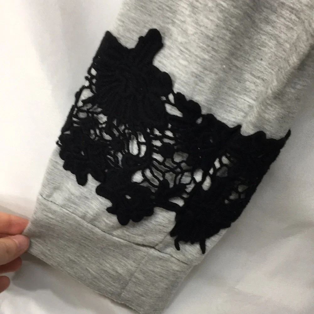 LIVI Women’s Gray and Black Lace Athletic Top Size 18/20 Like-NEW Condition - Picture 2 of 6